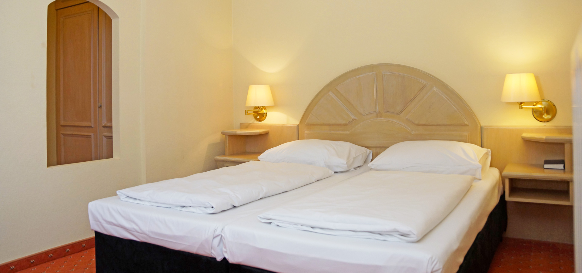 Doppelzimmer mit Doppelbett